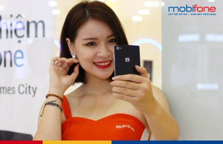 Mua BPhone từ MobiFone với giá sốc